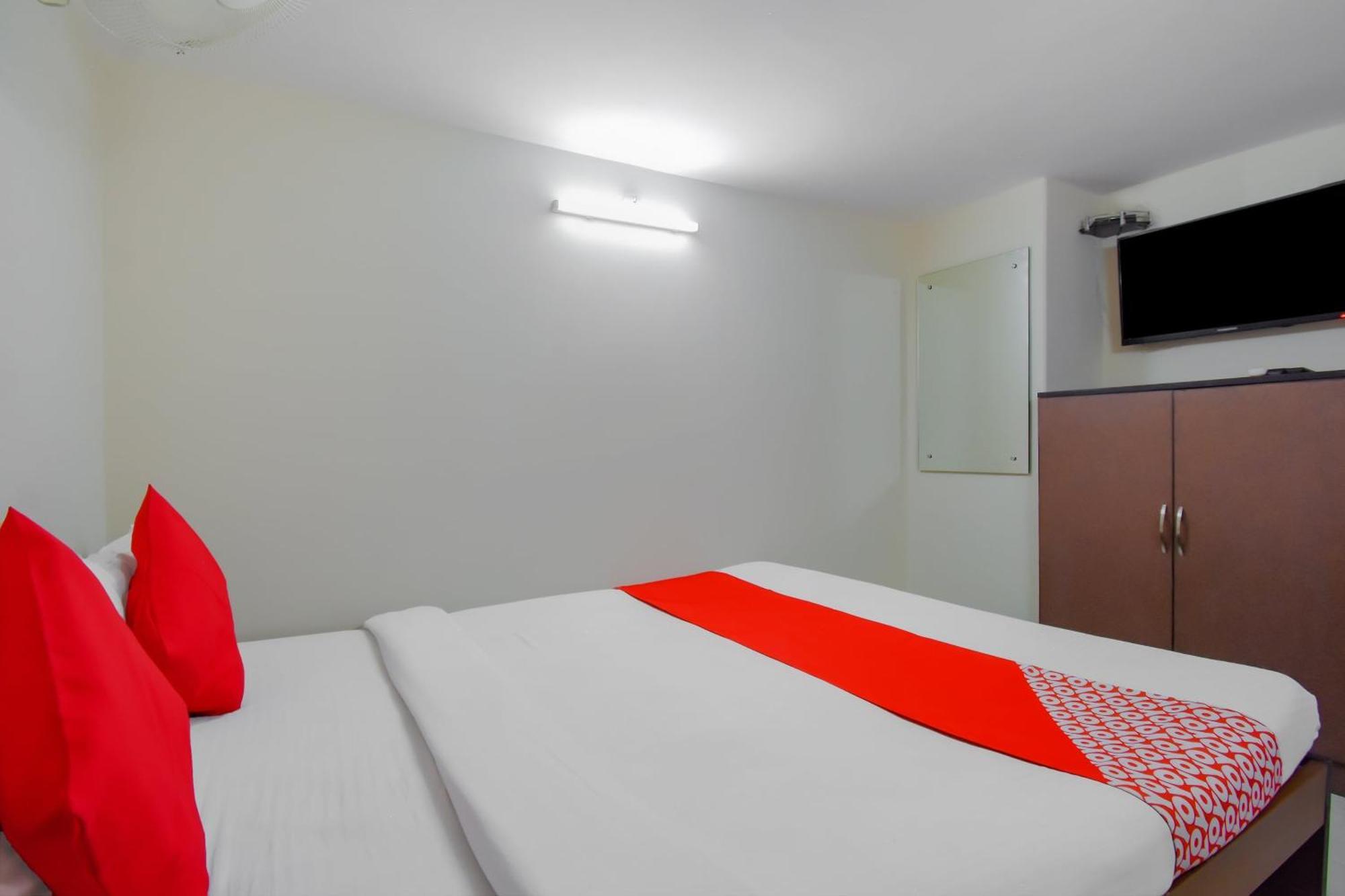 Hotel O Lindsay Inn Guest House Bara Bazar Екстер'єр фото