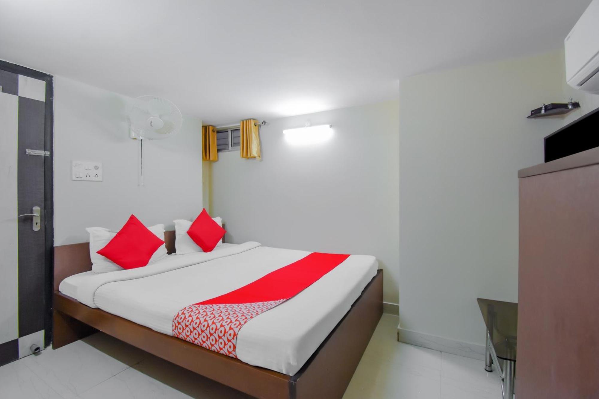 Hotel O Lindsay Inn Guest House Bara Bazar Екстер'єр фото