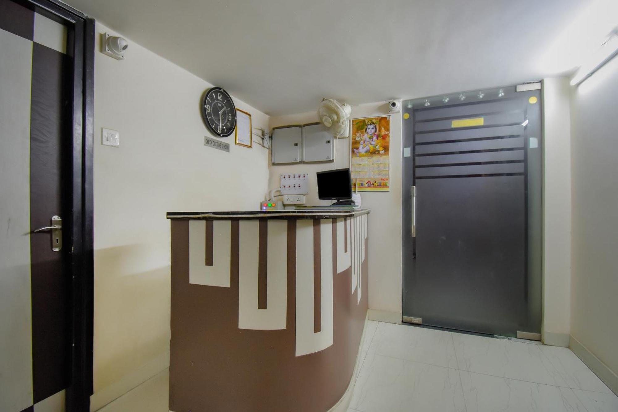 Hotel O Lindsay Inn Guest House Bara Bazar Екстер'єр фото