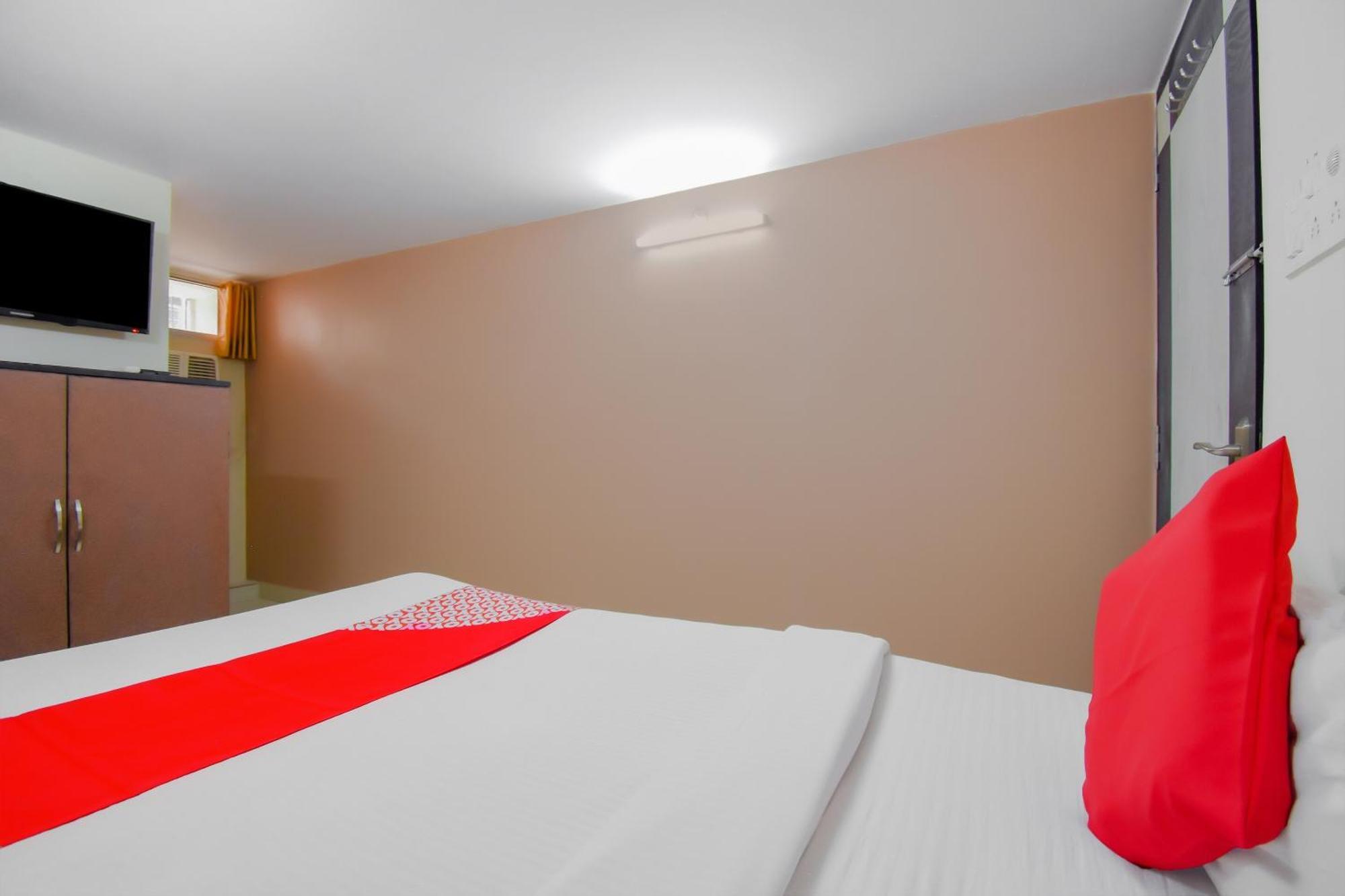 Hotel O Lindsay Inn Guest House Bara Bazar Екстер'єр фото