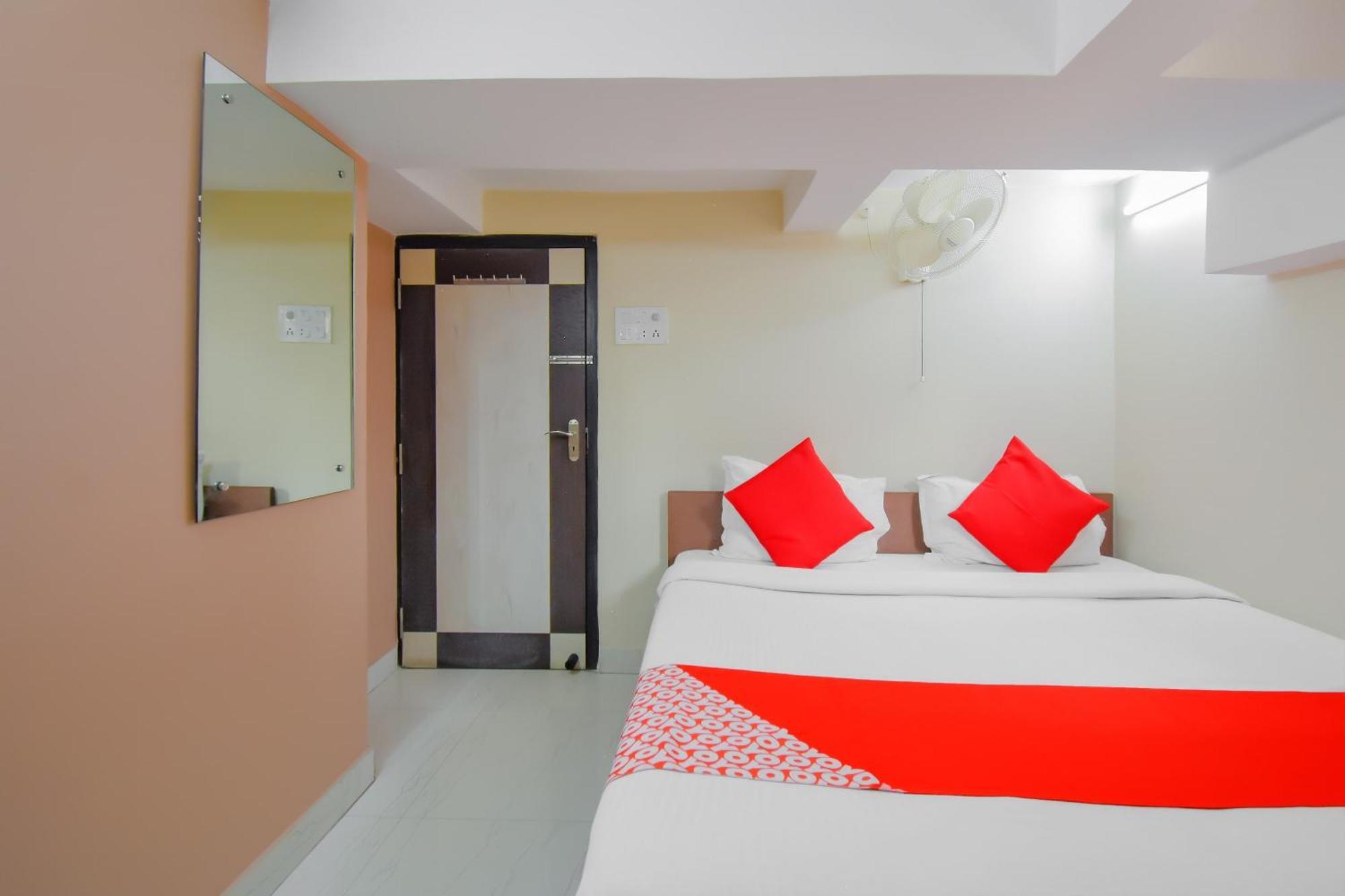 Hotel O Lindsay Inn Guest House Bara Bazar Екстер'єр фото