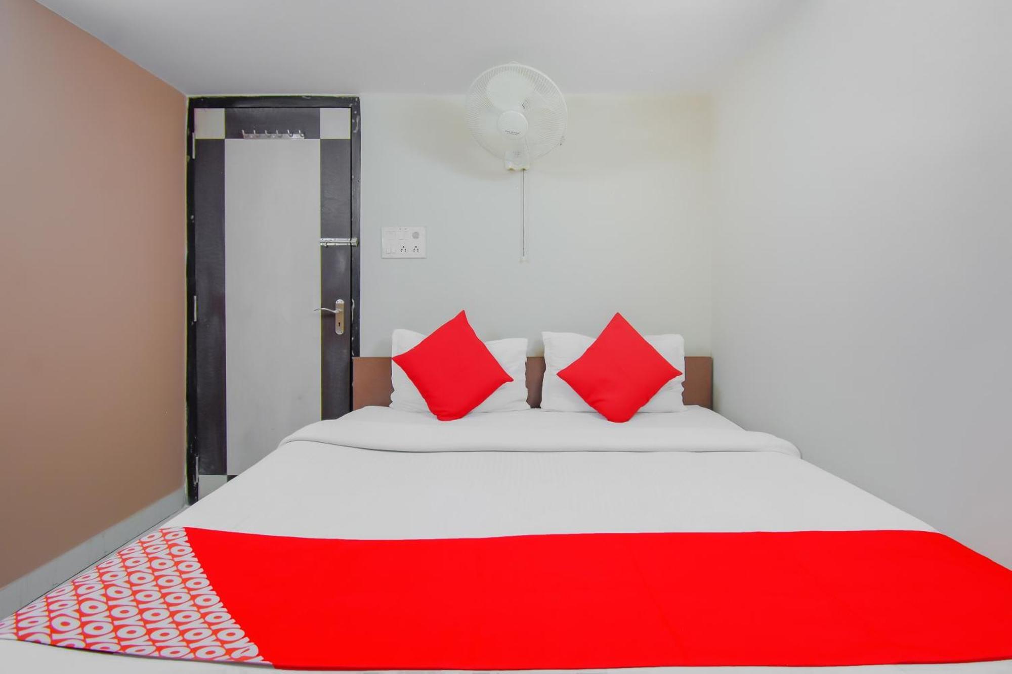 Hotel O Lindsay Inn Guest House Bara Bazar Екстер'єр фото